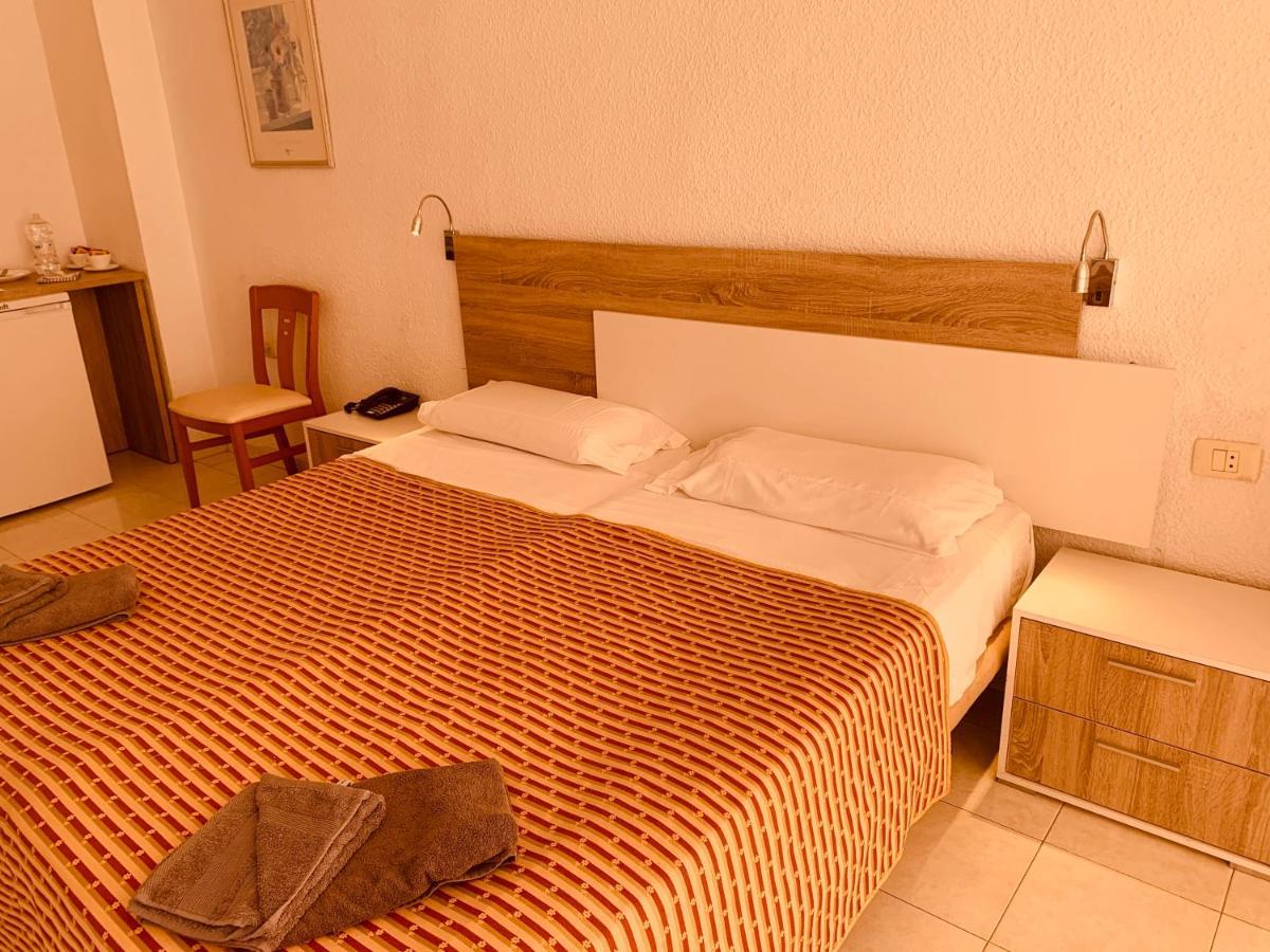 Pondemar Apartaments Vistas Playa Feñabe Esterno foto